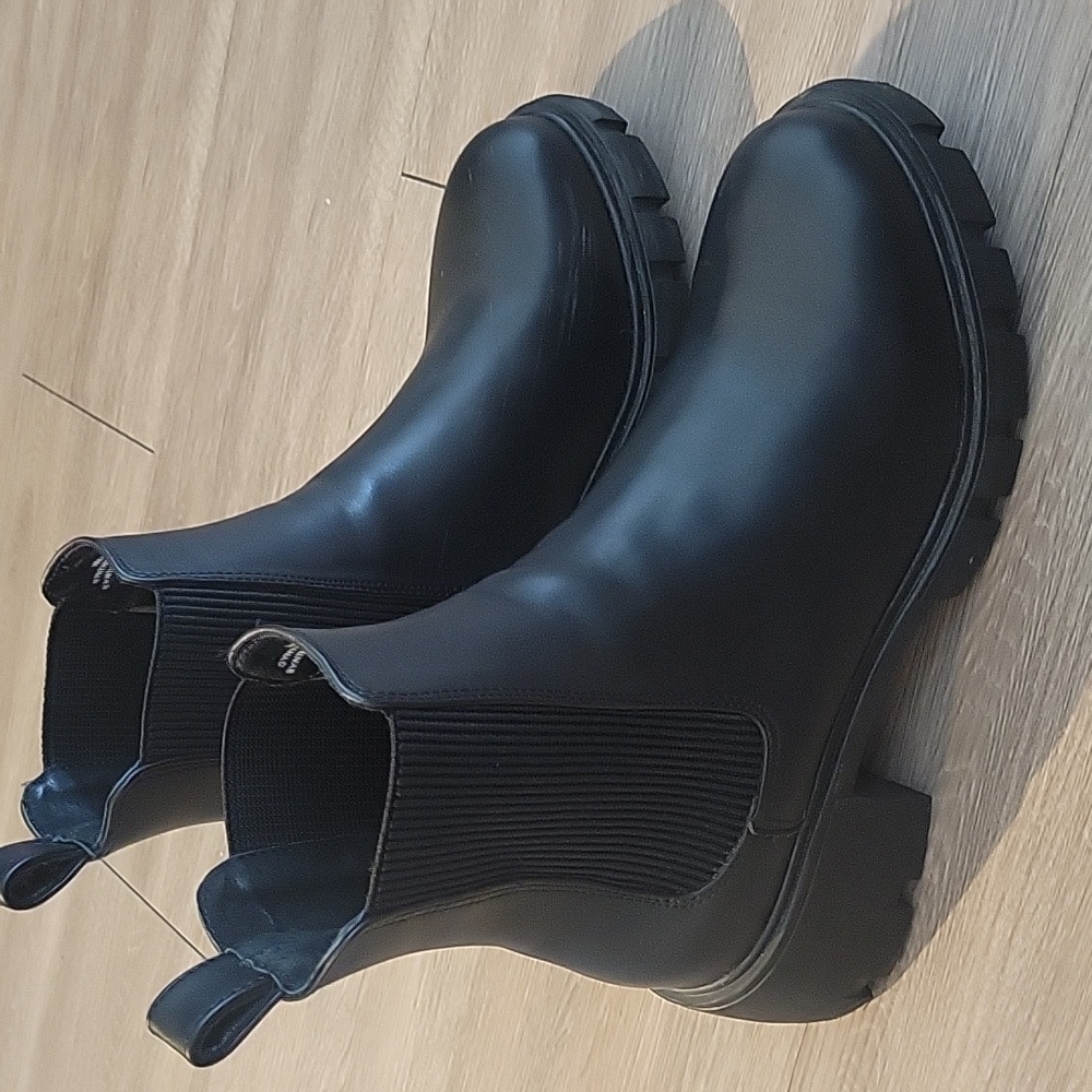 Steve Madden boots